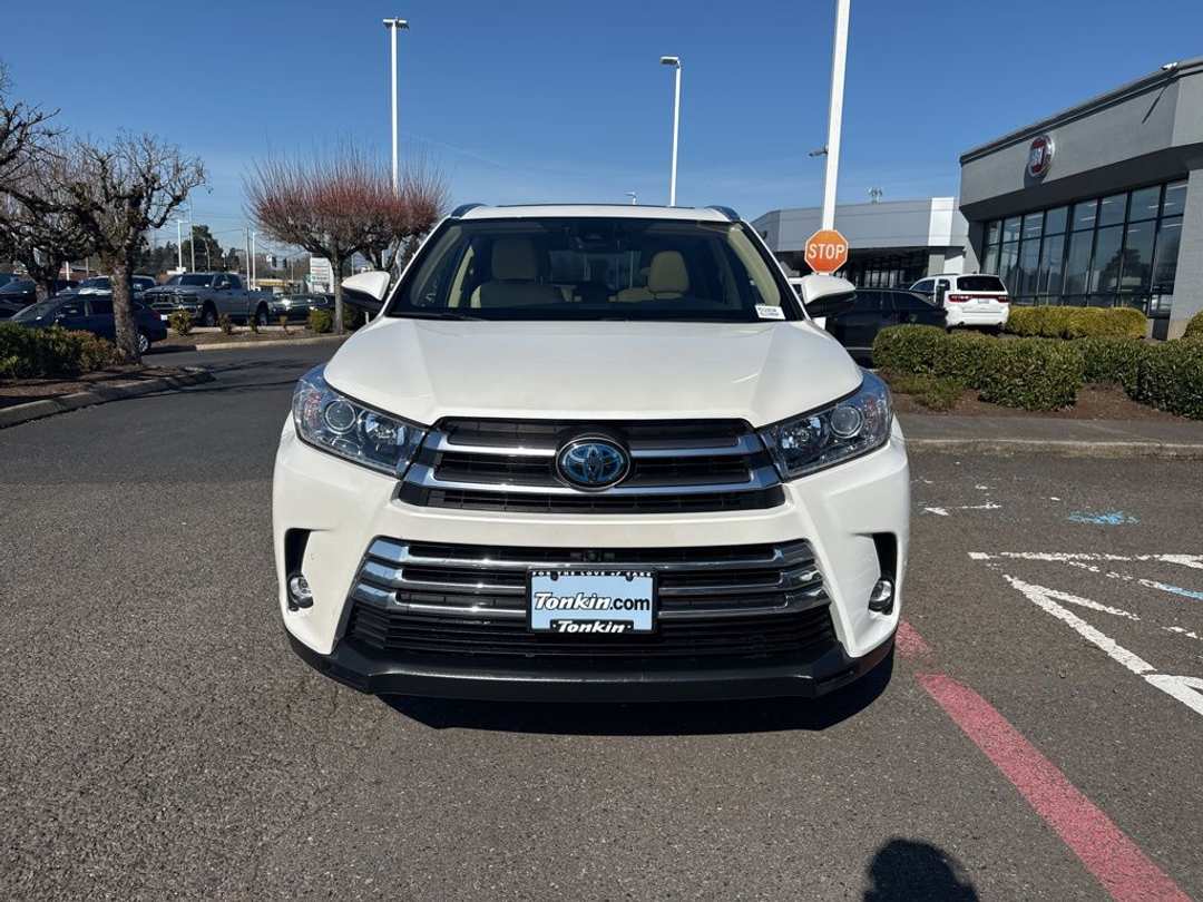 2019 Toyota Highlander - Image 2