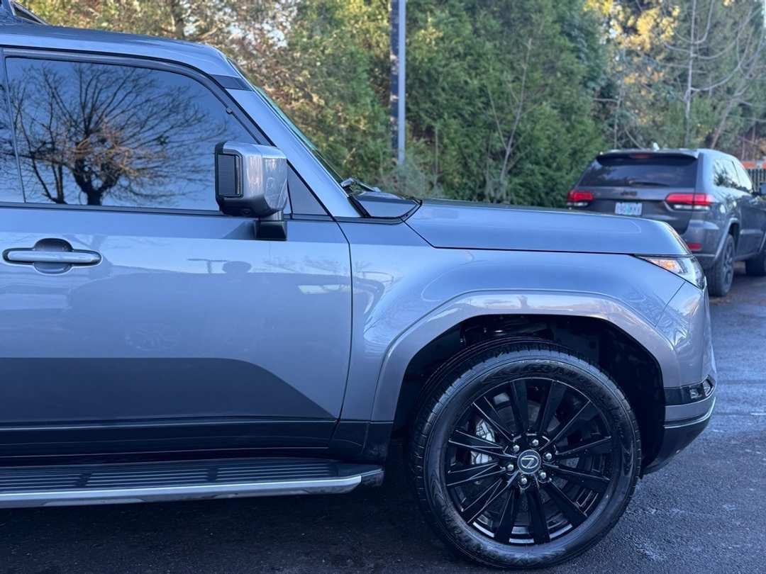 2024 Lexus GX 550 Luxury - Image 13