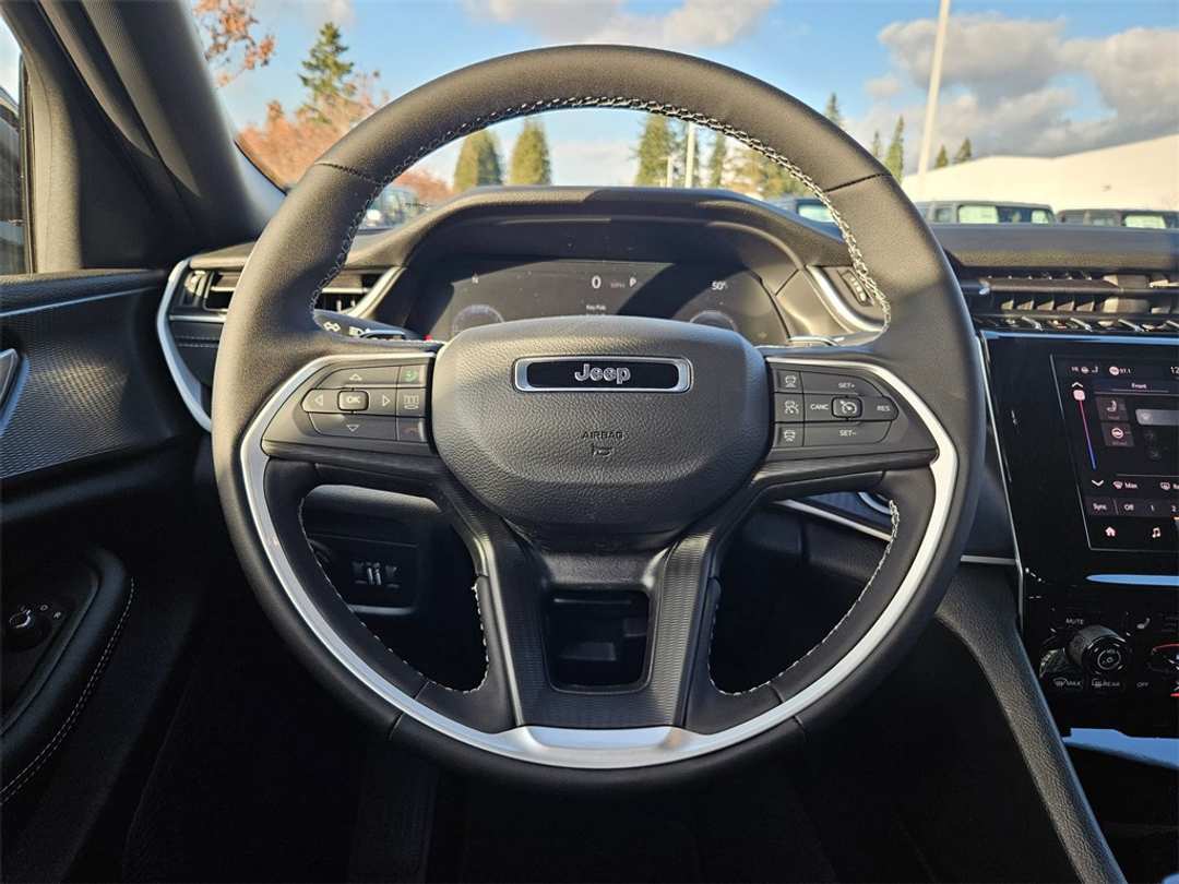 2025 Jeep Grand Cherokee L Altitude X - Image 15