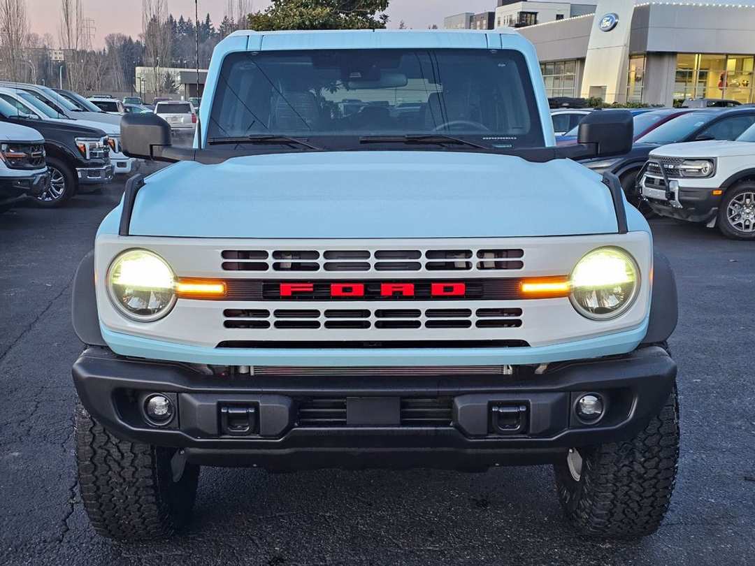 2025 Ford Bronco Heritage Edition - Image 2