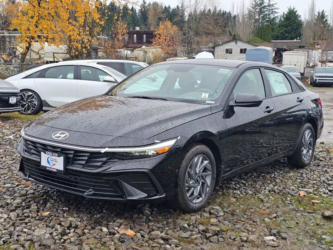 2026 Hyundai Elantra Blue - Image 3