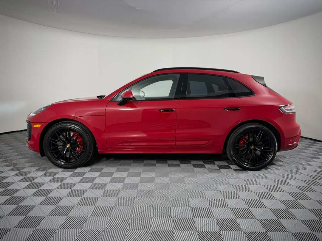 2026 Porsche Macan GTS - Image 2