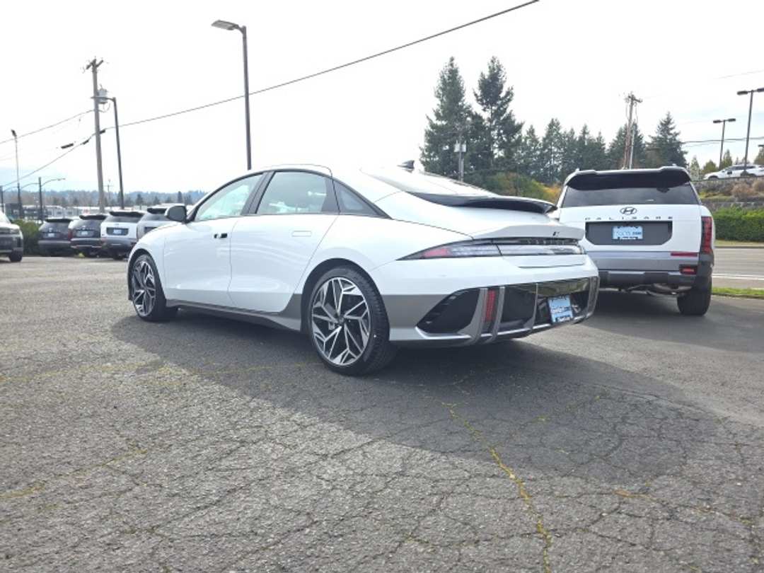 2024 Hyundai Ioniq 6 SE - Image 7
