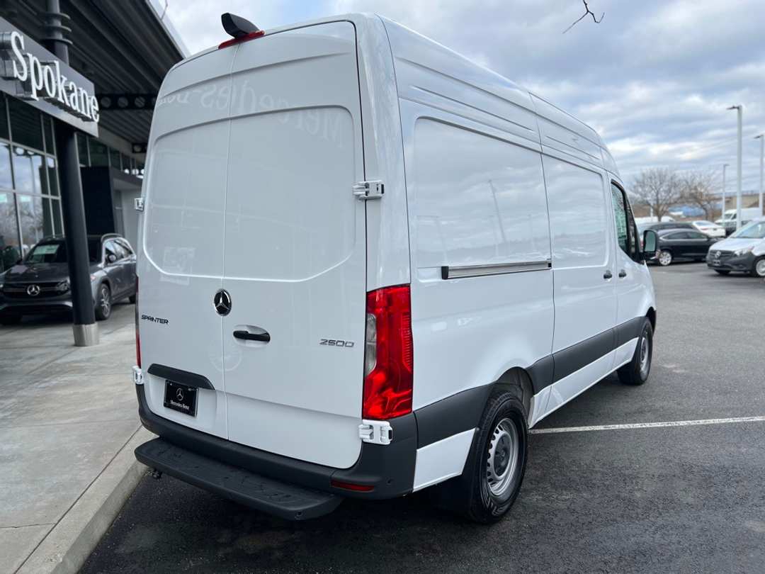 2024 Mercedes-Benz Sprinter 2500 Cargo 144 WB - Image 8