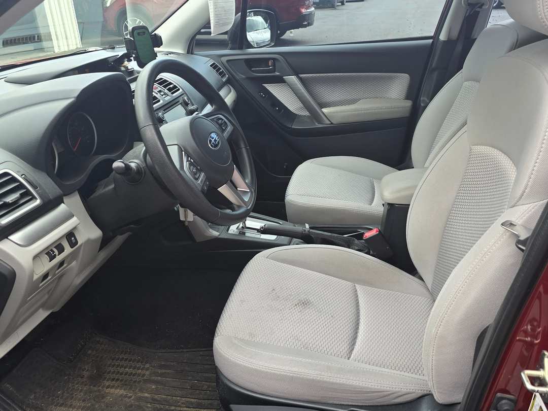 2017 Subaru Forester 2.5i - Image 3