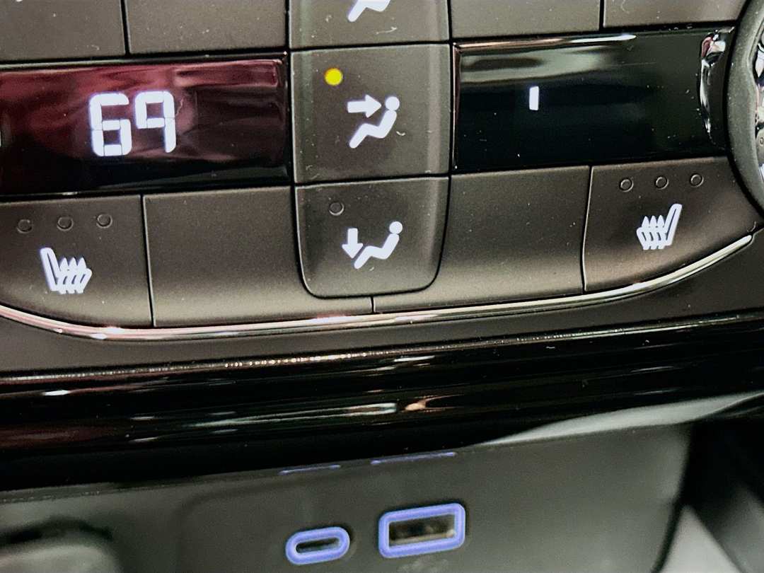 2025 Chevrolet Trax ACTIV - Image 20