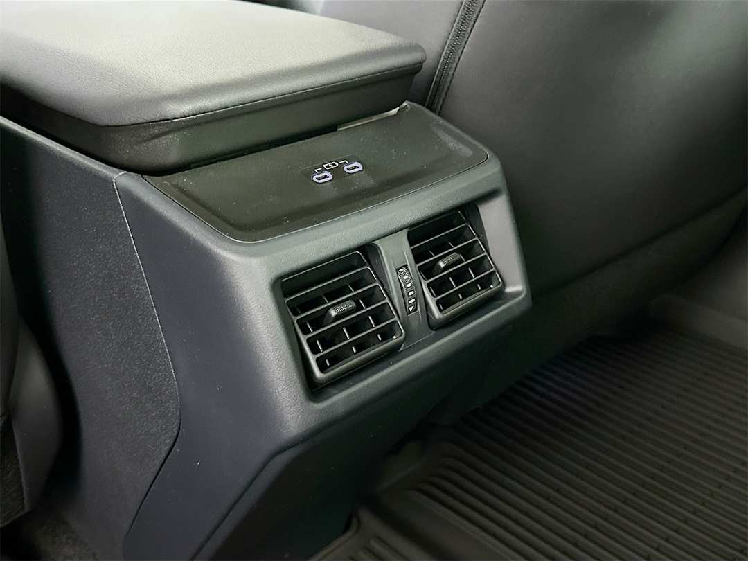 2026 Toyota Bz XLE Plus - Image 25