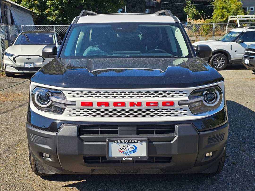 2025 Ford Bronco Sport Heritage - Image 2