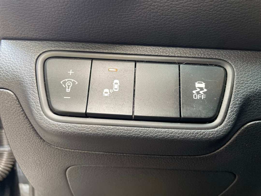 2022 Kia Forte GTLine - Image 31