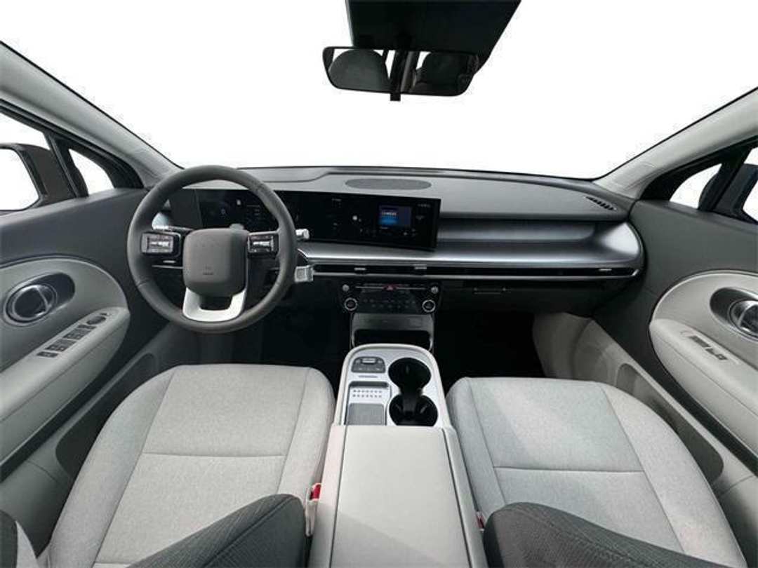 2026 Hyundai Ioniq 9 SE - Image 13