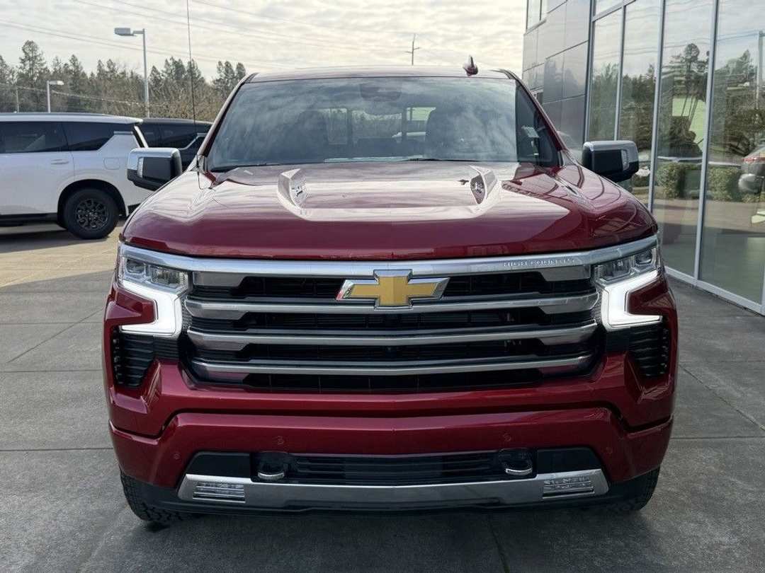 2025 Chevrolet Silverado 1500 High Country - Image 3