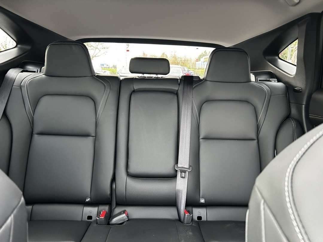 2025 Nissan Murano SL - Image 20