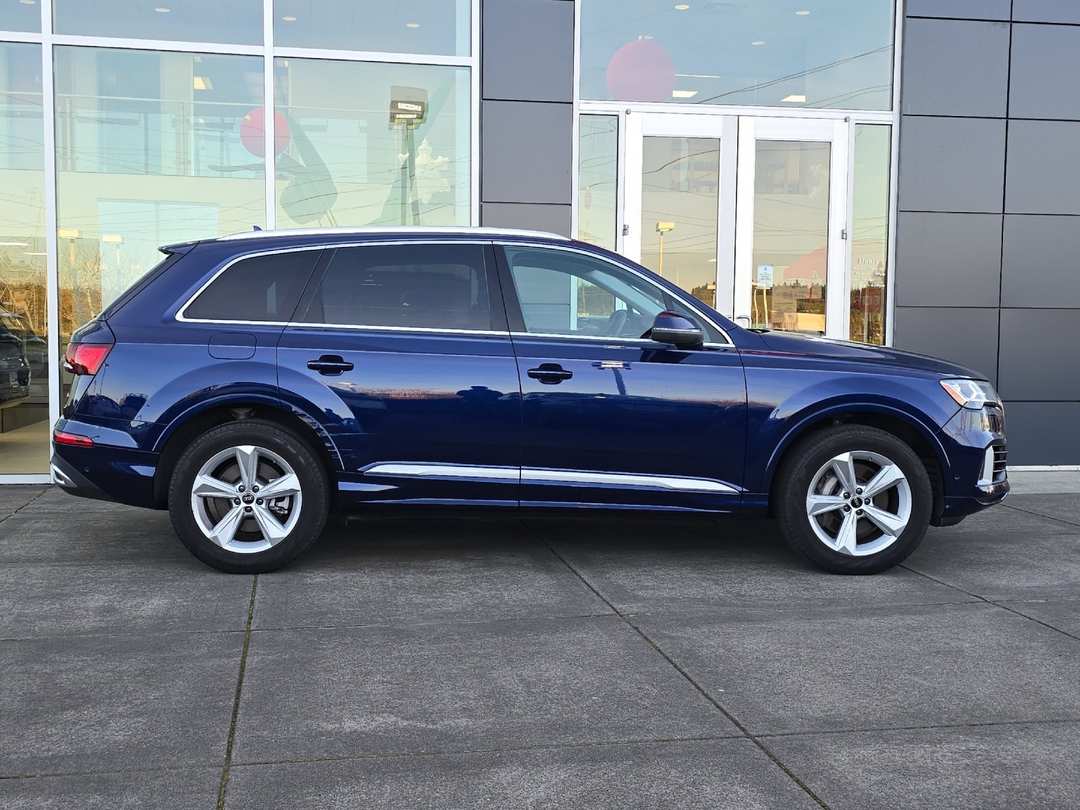 2022 Audi Q7 45 Premium - Image 2