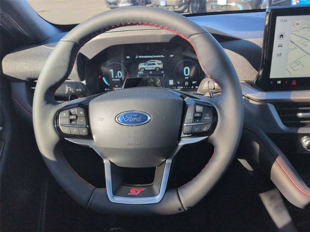 2026 Ford Explorer ST - Image 14