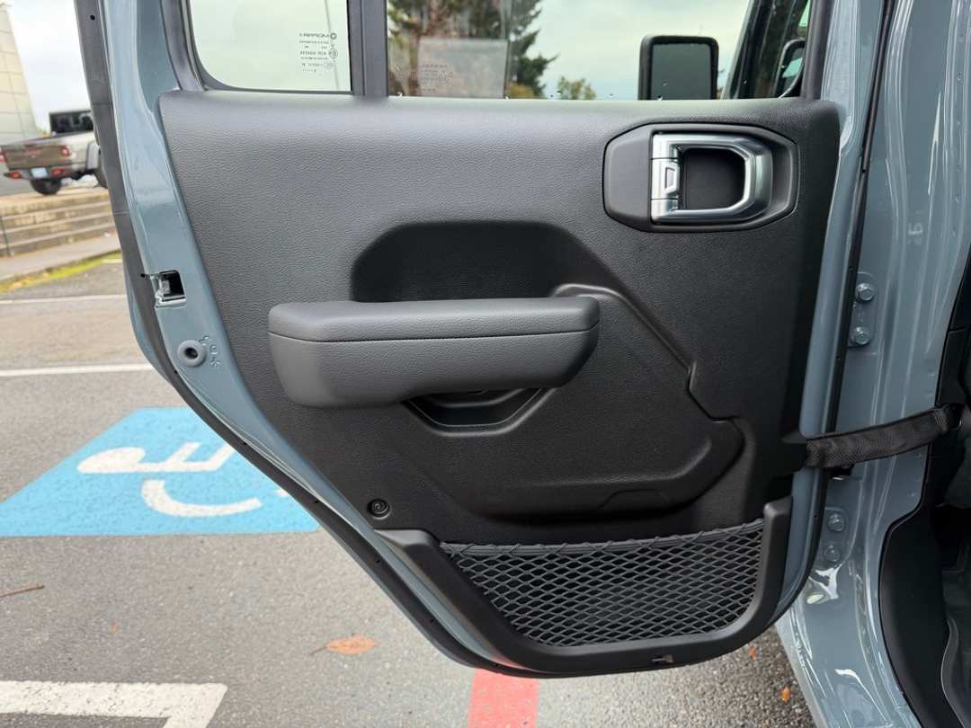 2026 Jeep Gladiator Sport S - Image 27