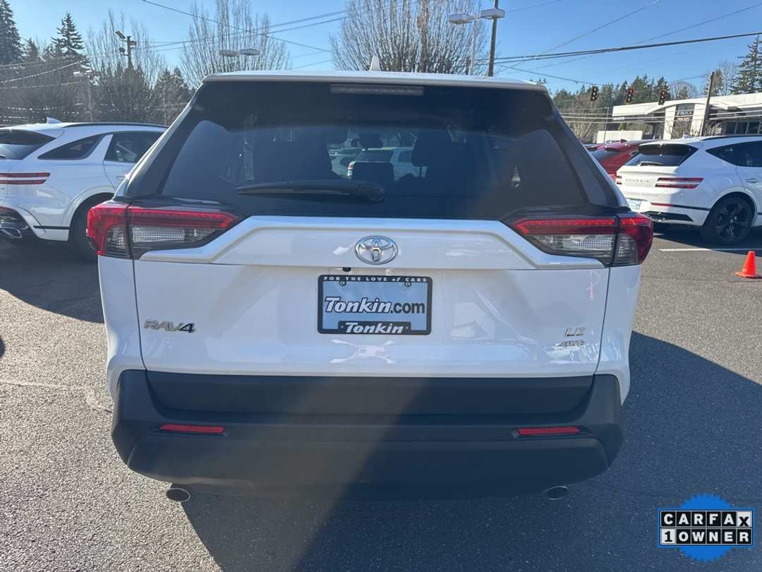 2024 Toyota Rav4 LE - Image 7
