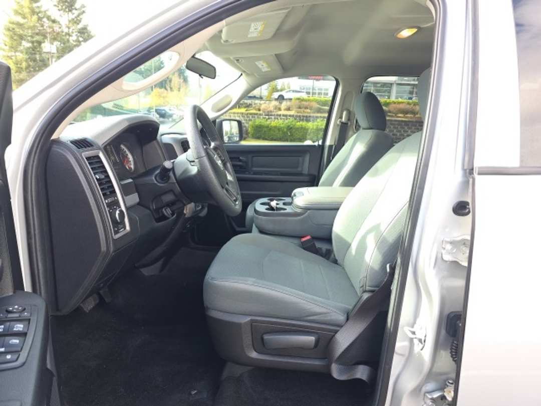 2017 Ram 1500 Tradesman - Image 9