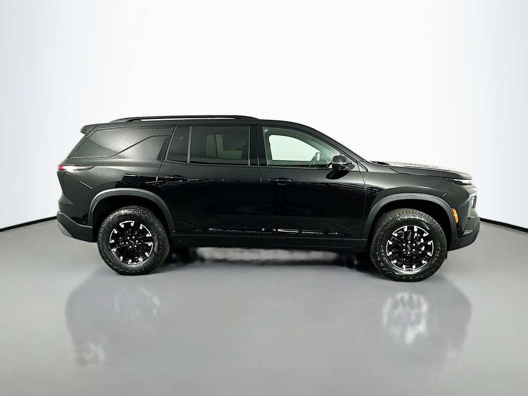 2026 Chevrolet Traverse Z71 - Image 8