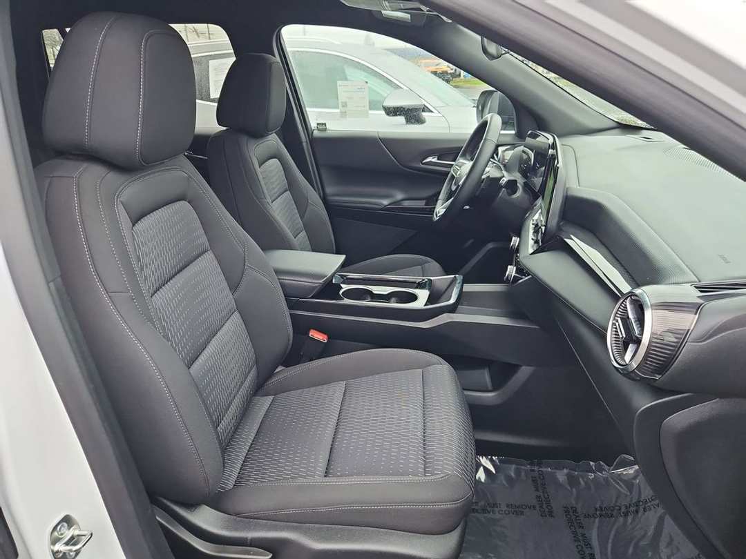 2025 Chevrolet Equinox LT - Image 28