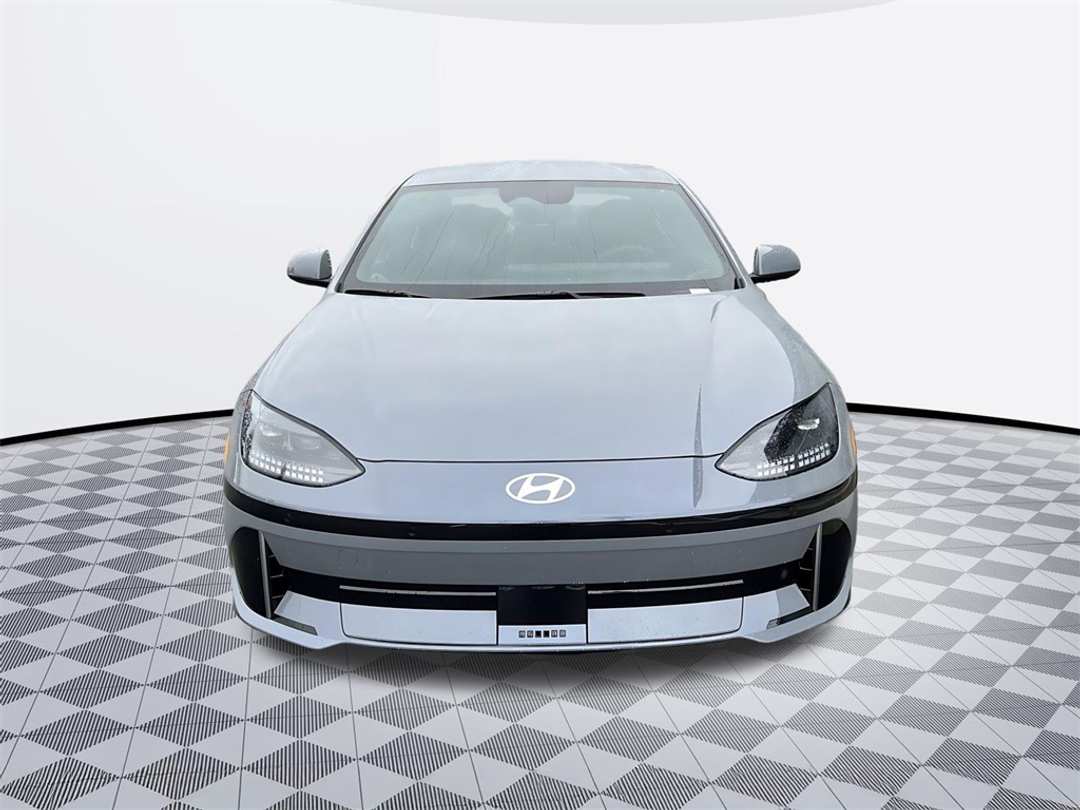 2025 Hyundai Ioniq 6 SE - Image 2