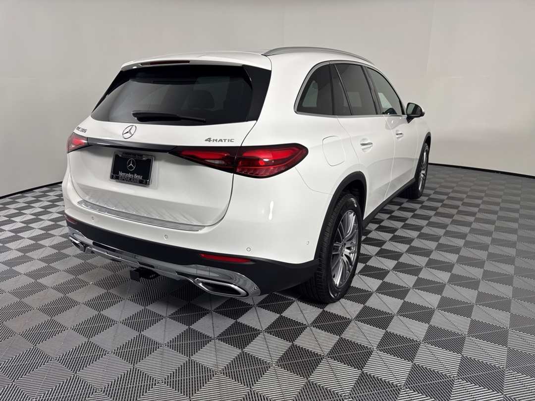 2026 Mercedes-Benz GLC GLC 300 - Image 6