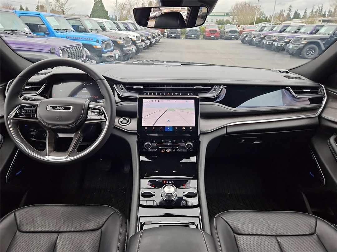 2023 Jeep Grand Cherokee Overland 4xe - Image 22