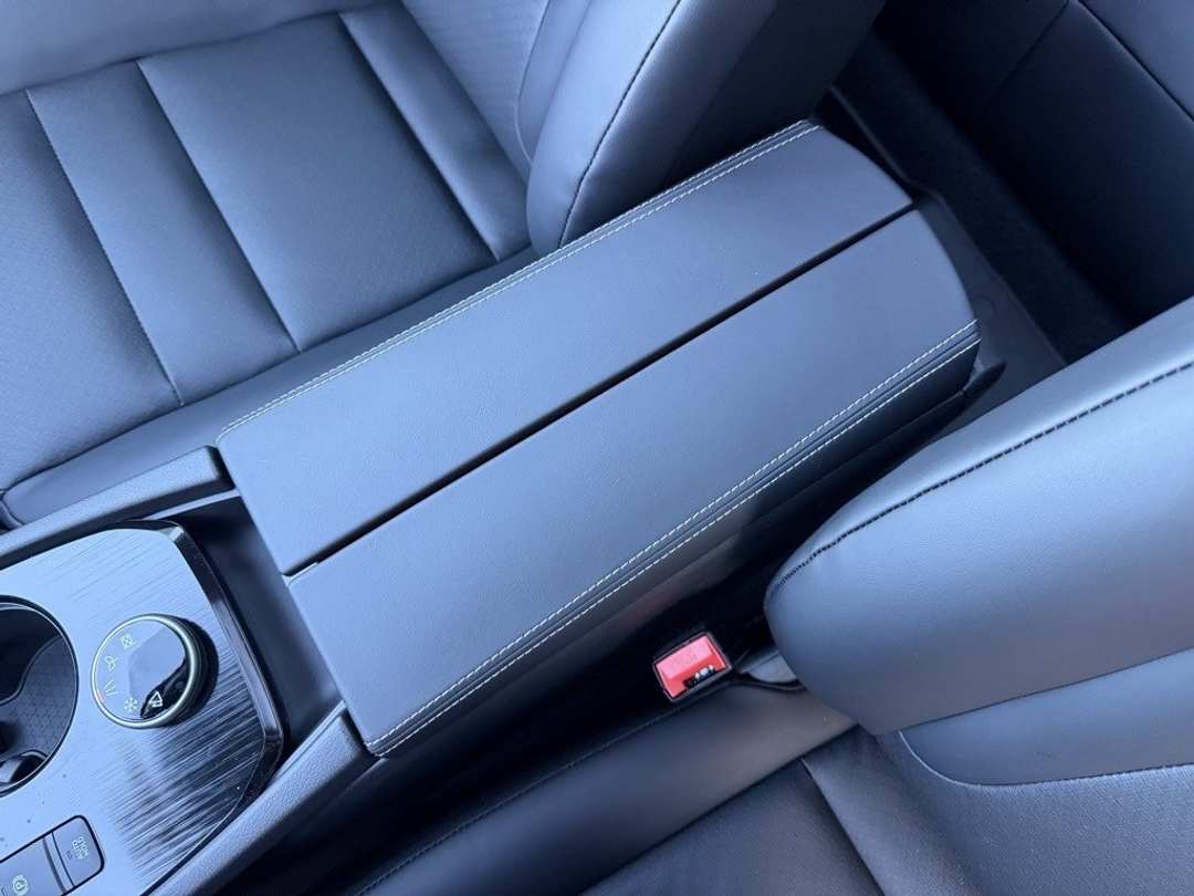 2026 Nissan Rogue Dark Armor - Image 25