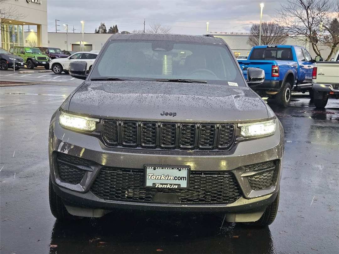 2025 Jeep Grand Cherokee Altitude X - Image 9