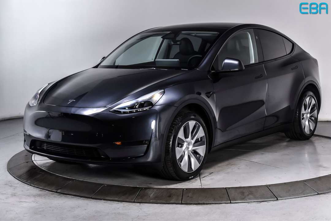 2024 Tesla Model Y Long Range - Image 2