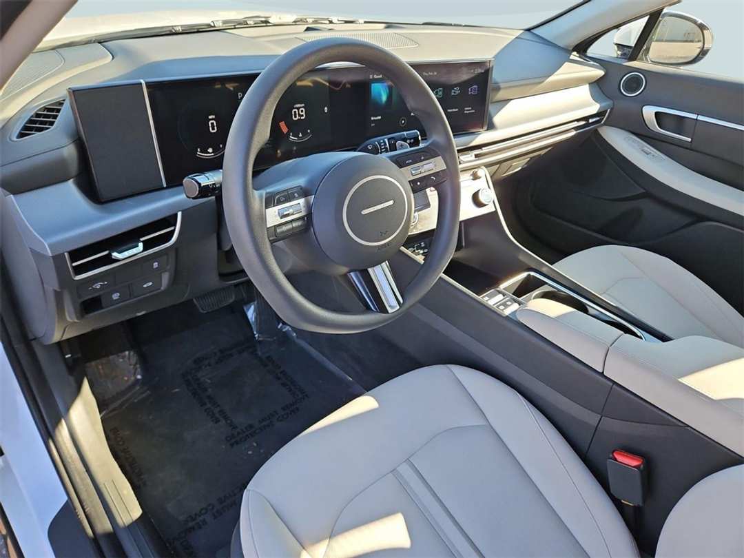 2025 Hyundai Sonata SEL - Image 13