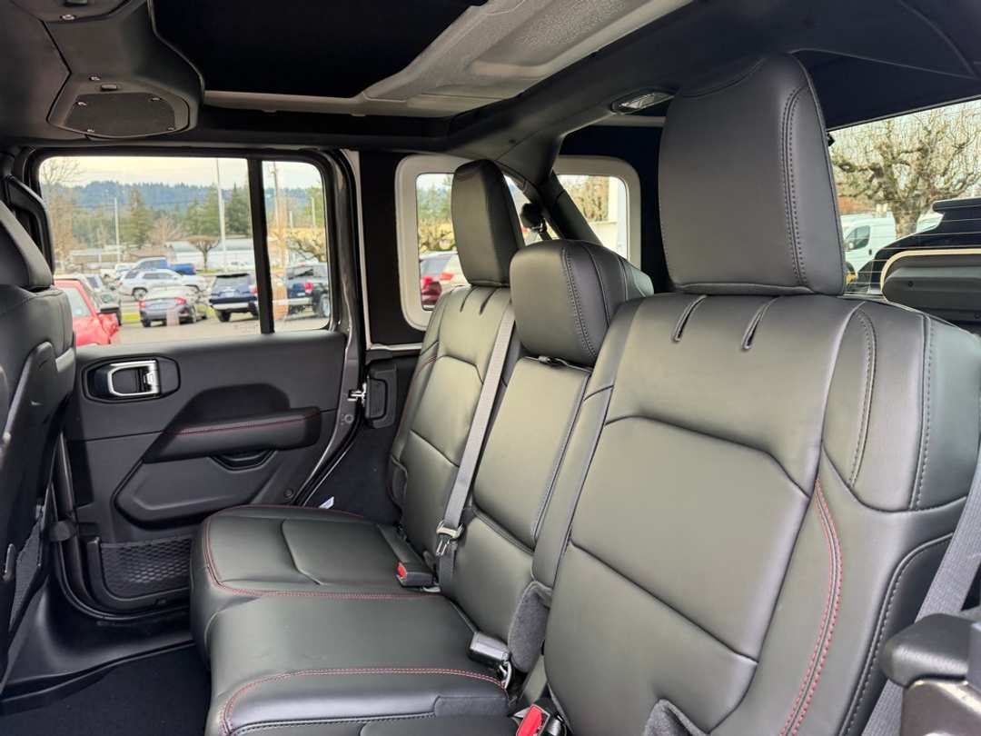 2026 Jeep Wrangler Rubicon X - Image 29