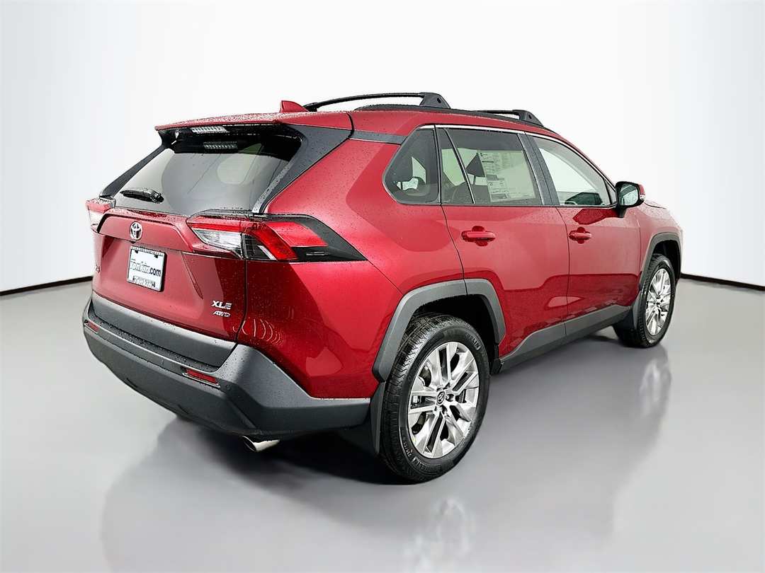 2025 Toyota Rav4 XLE Premium - Image 7