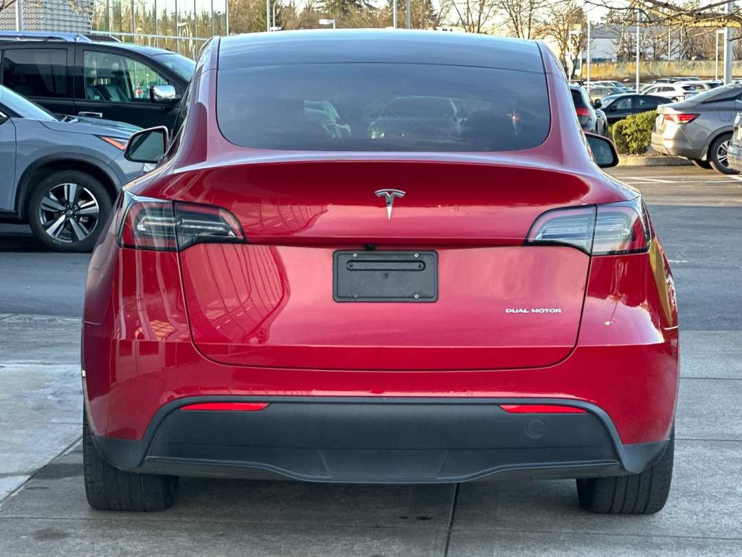 2023 Tesla Model Y Long Range - Image 4