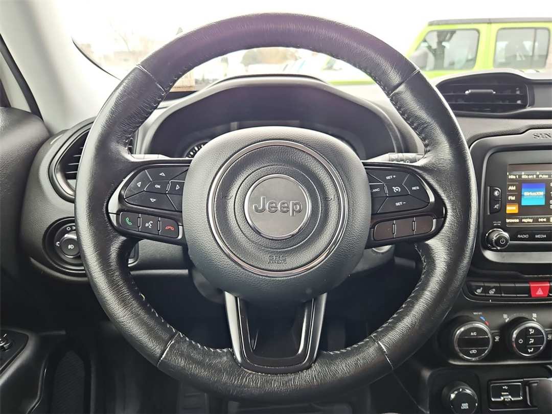 2017 Jeep Renegade Altitude - Image 14