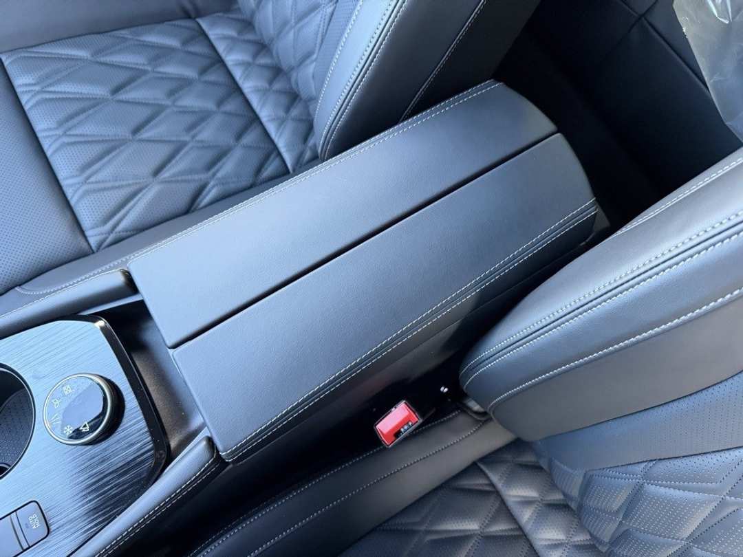 2026 Nissan Rogue Platinum - Image 26