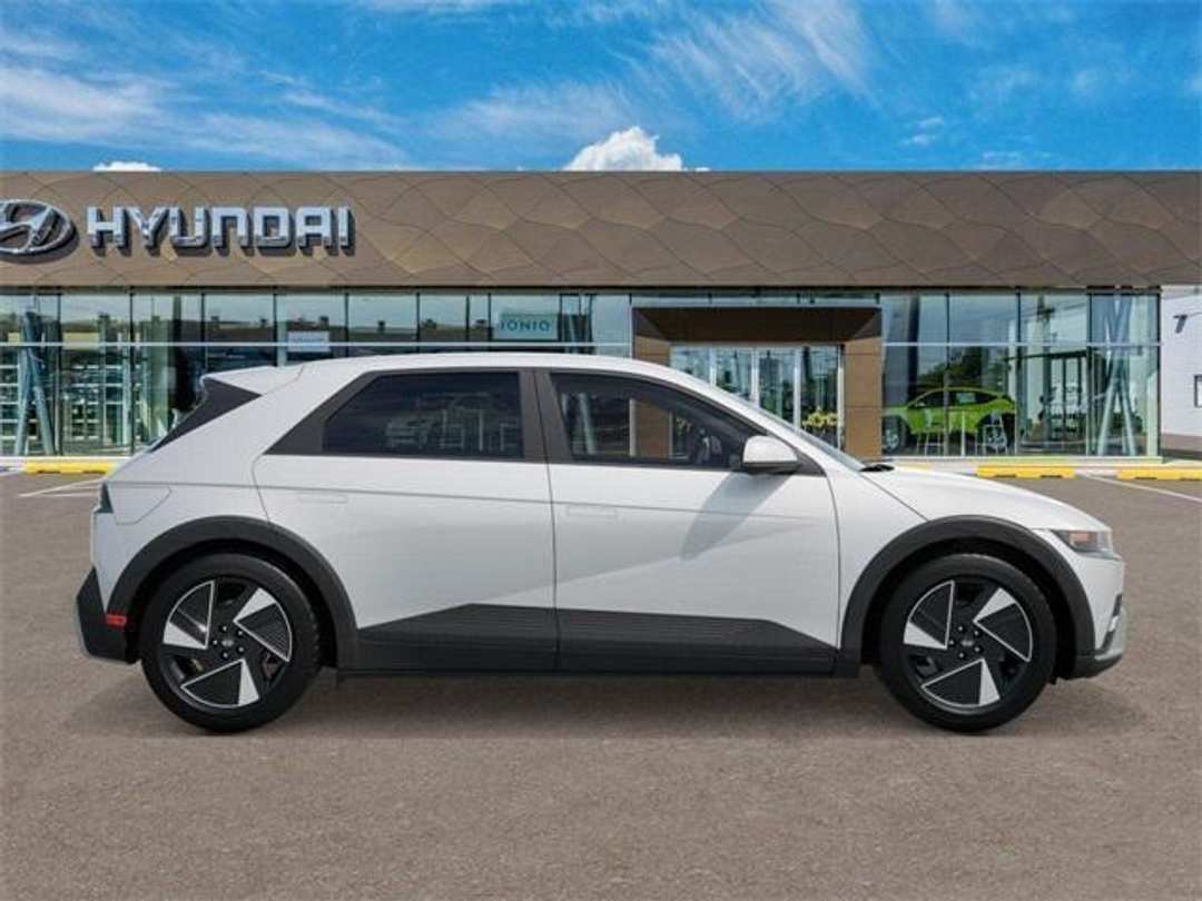 2026 Hyundai Ioniq 5 SE - Image 7