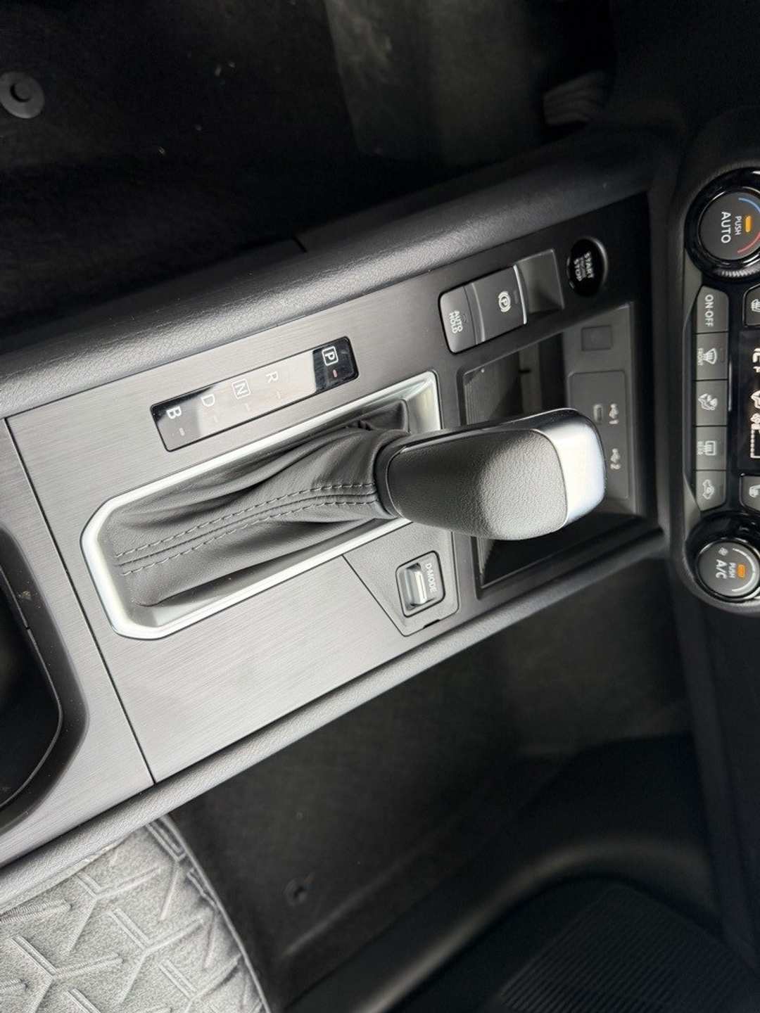 2026 Nissan Kicks SV - Image 24