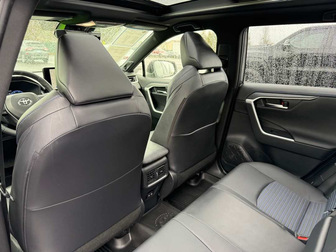 2023 Toyota Rav4 XSE - Image 33