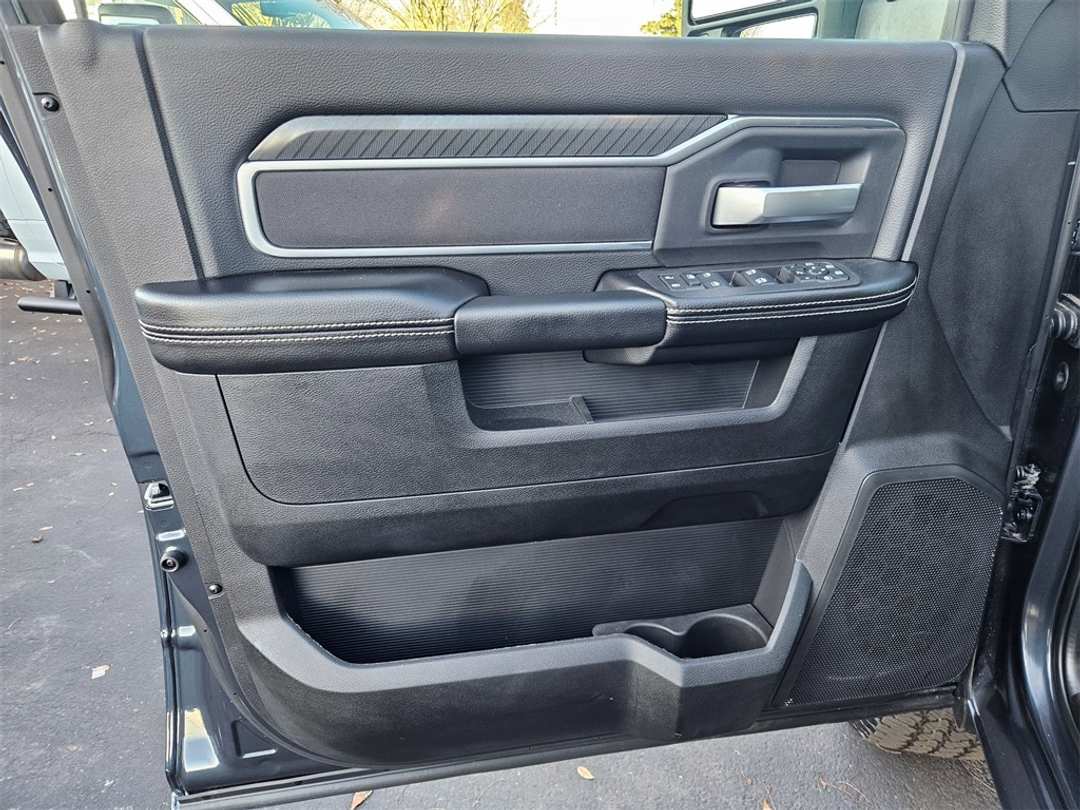 2026 Ram 3500 Big Horn - Image 10