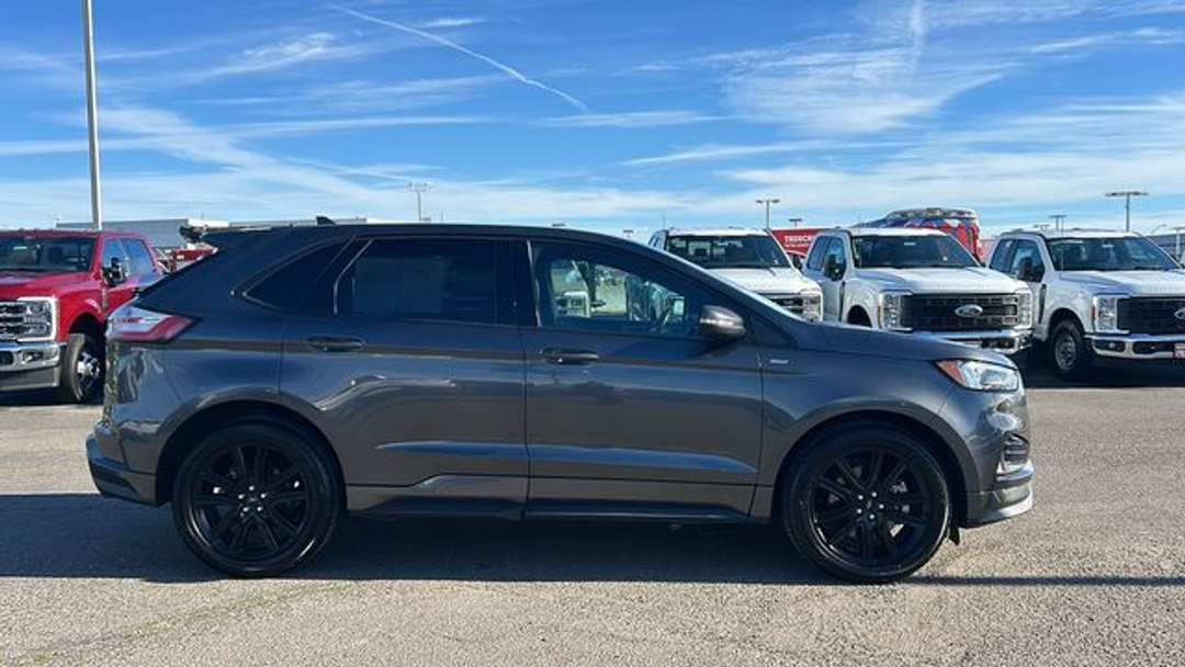 2020 Ford Edge ST Line - Image 2