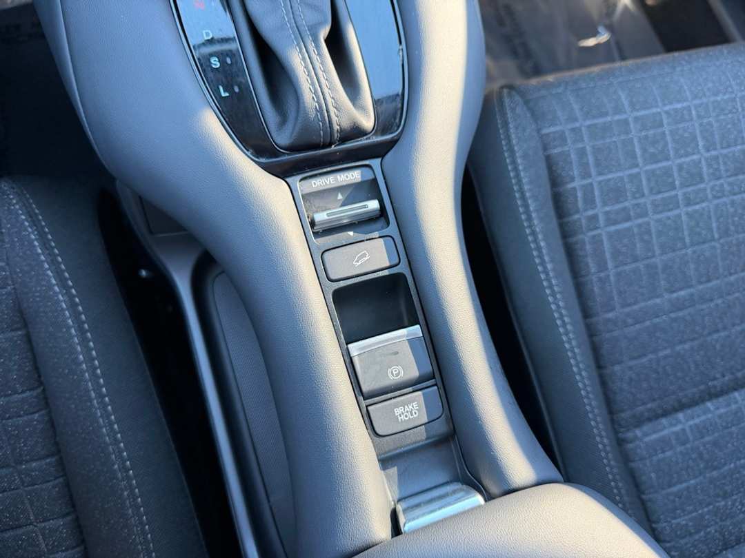 2025 Honda HR-V LX - Image 25