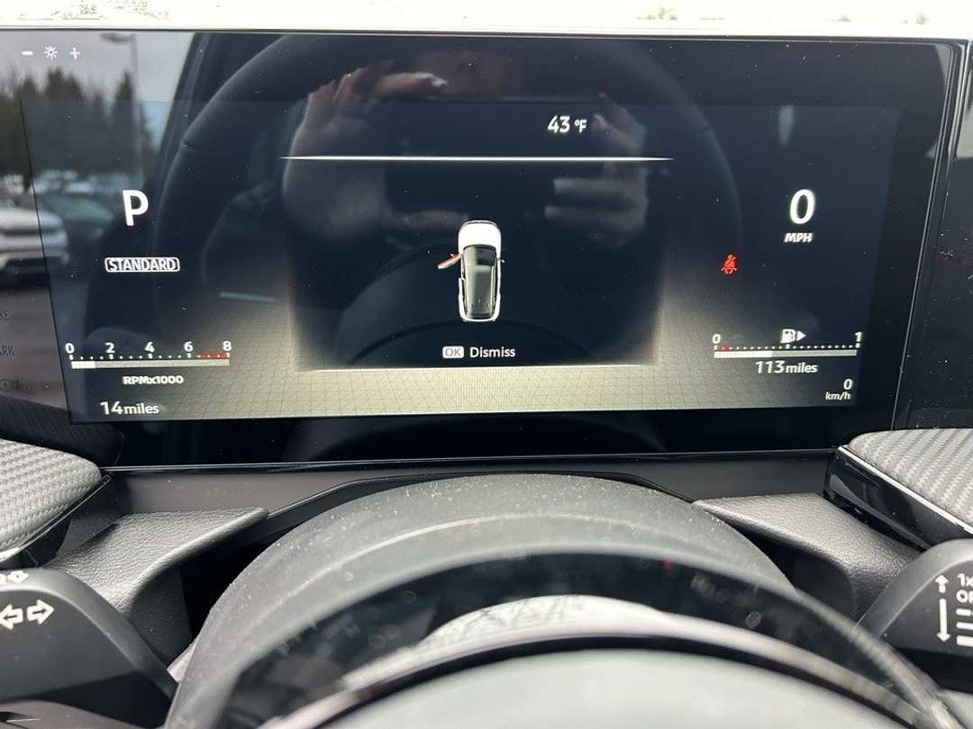 2025 Nissan Kicks SR - Image 15