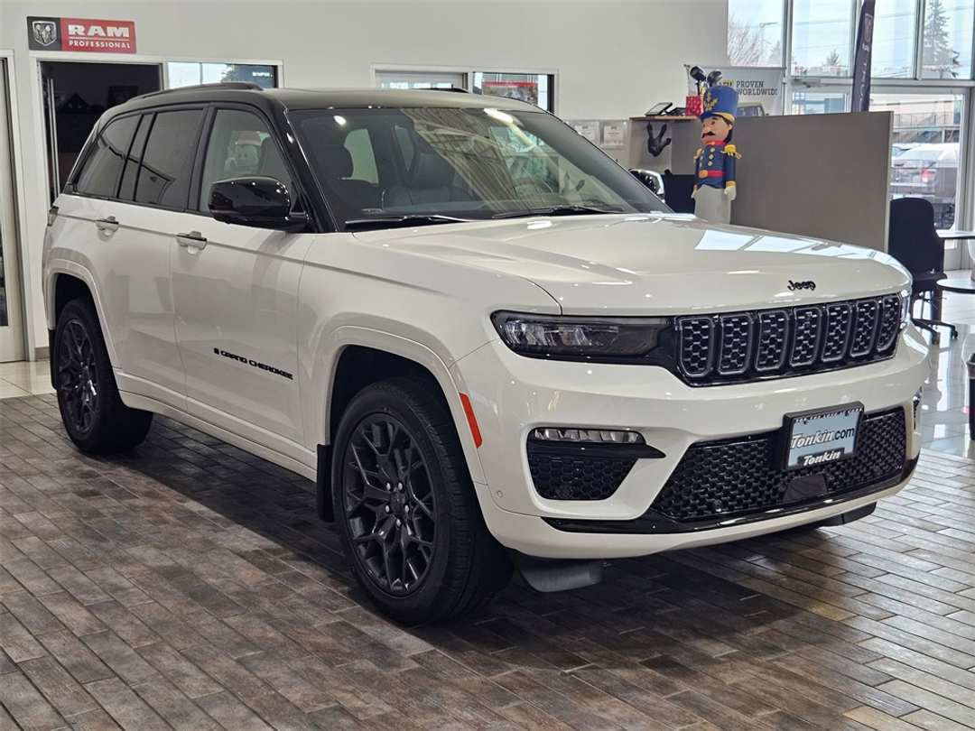 2025 Jeep Grand Cherokee Summit - Image 8