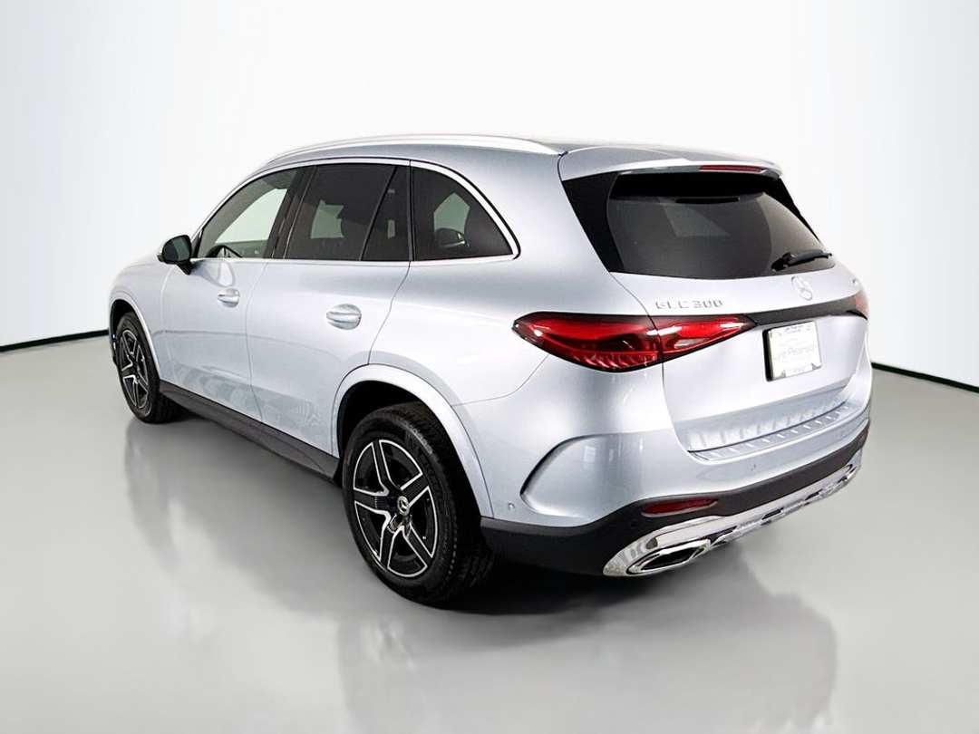 2025 Mercedes-Benz GLC GLC 300 - Image 3