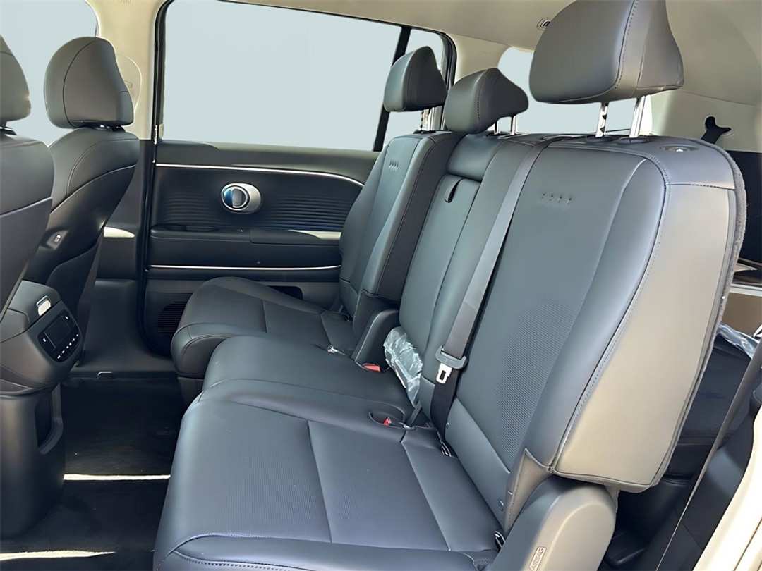 2026 Hyundai Ioniq 9 SEL - Image 25