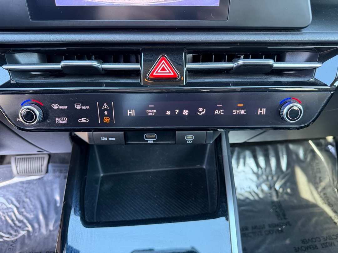 2024 Kia Niro LX - Image 24