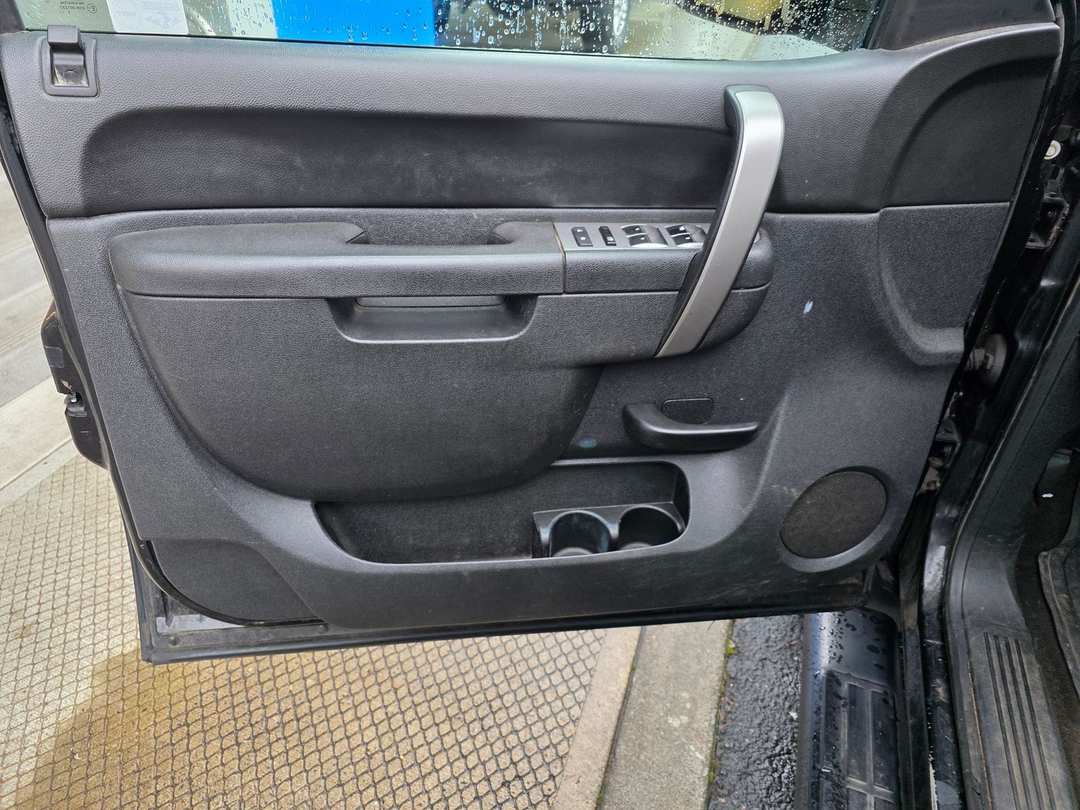 2013 Chevrolet Silverado 1500 LT - Image 10