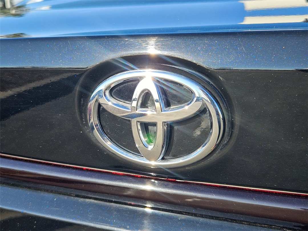 2024 Toyota Corolla LE - Image 28