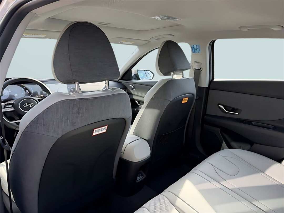 2026 Hyundai Elantra Limited - Image 31