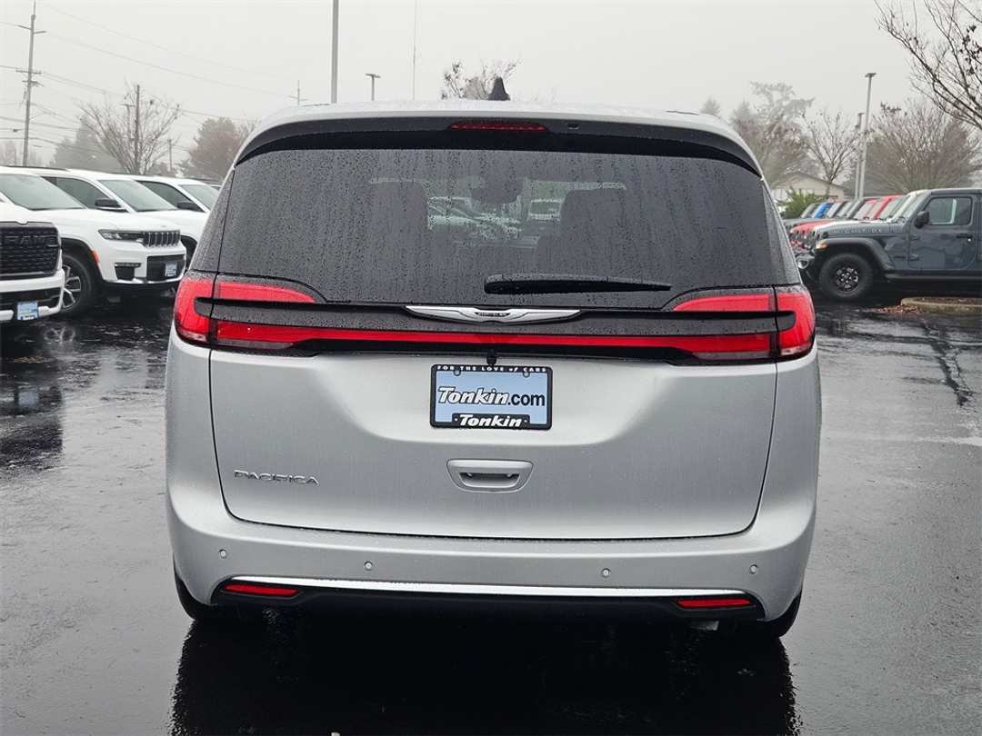 2026 Chrysler Pacifica Select - Image 5